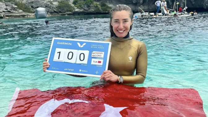 #ŞahikaErcümen, Cumhuriyet'in 100. yılında 100 metre rekorunu kırmayı başardı. Kadın sporcularımızla birlikte gururlananlar kimler?