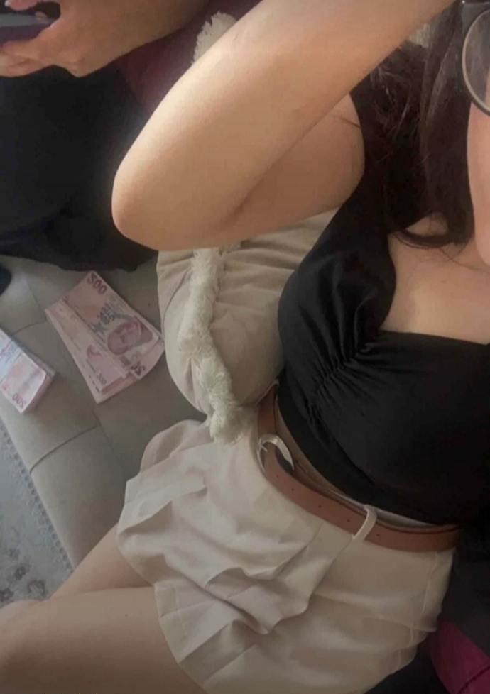 Sizce meslegimm nee tahmin edin sallayin bir şeyler?