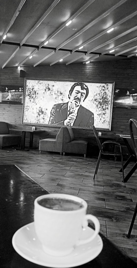 Gitmekten hoşlandığın bi cafe var mı?