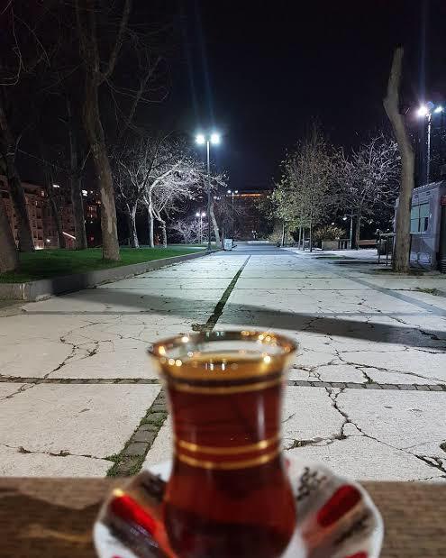 Akşam oturmalarının olmazsa olmazı çay mıdır, Türk kahvesi mi?