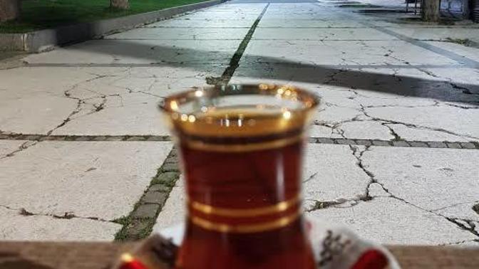 Akşam oturmalarının olmazsa olmazı çay mıdır, Türk kahvesi mi?
