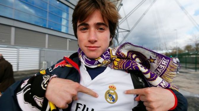 İlk buluşmaya Real Madrid formasıyla gelen erkek, tuhaf değil mi?