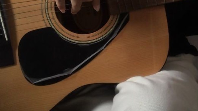 Hediye olarak yeni gitar aldım en hızlı ve kolay şekilde nasıl öğrenebilirim?
