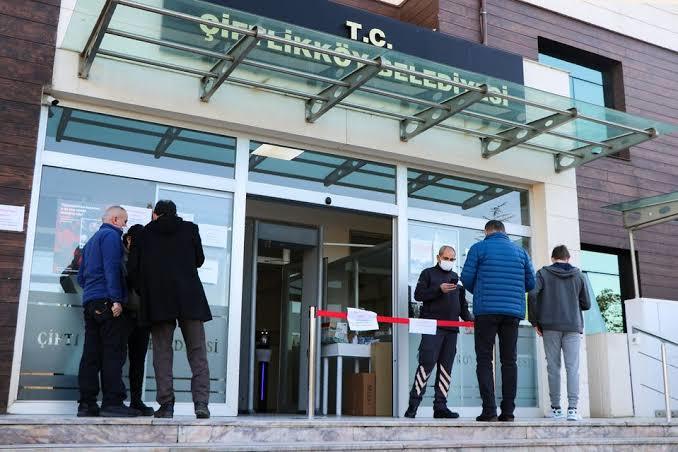 Yalova Çiftlikköy Belediyesinde en düşük işçi maaşı 18.500 TL olmuş. Sizin maaşınız ne kadar?