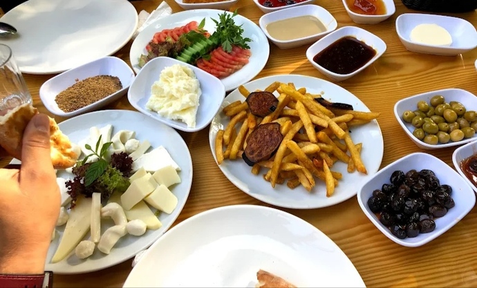 Sabah kahvaltılarında olmazsa olmazım dediğiniz bir kahvaltılık var mı?