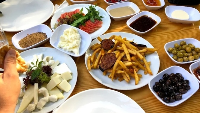 Sabah kahvaltılarında olmazsa olmazım dediğiniz bir kahvaltılık var mı?