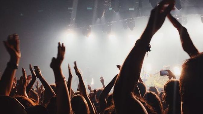 En çok hangi sanatçının konserine gitmek isterdiniz?
