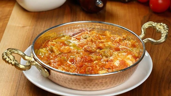 Sizce menemen soğanlı mı olur, soğansız mı 💁🏻♀️?
