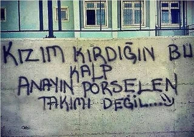 Duvar yazıları mı, kamyon arkası yazıları mı daha samimi?