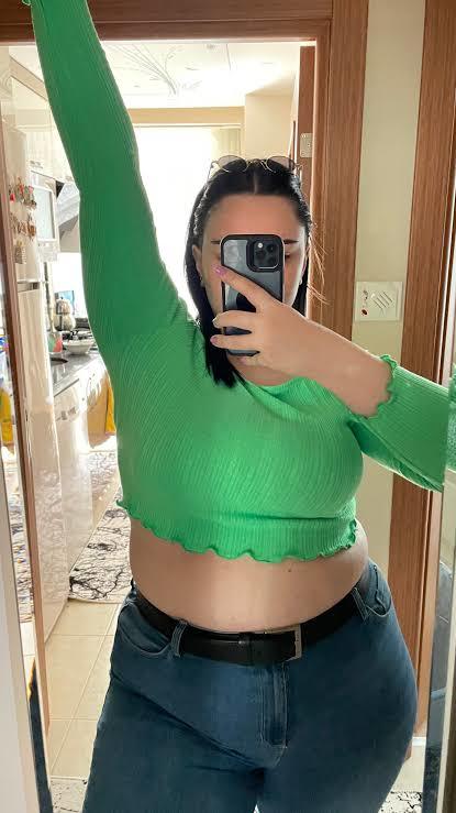 Göbeği olanlar crop giymeli mi?