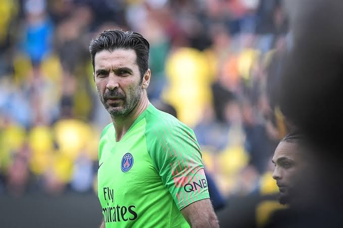 Efsane kaleci Buffon futbolu bıraktı! Buffon için ne söylemek istersiniz?