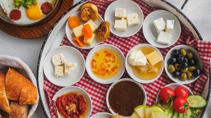 Kahvaltıda ne yersiniz, özel bir tarifiniz var mı?