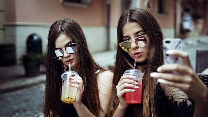 Sosyal medyada fotoğraf paylaşmadan önce insanların fikrini alır mısınız?