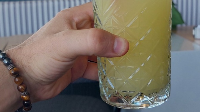 Sicaklarin kurtarıcısı buz gibi Limonata mıdır?