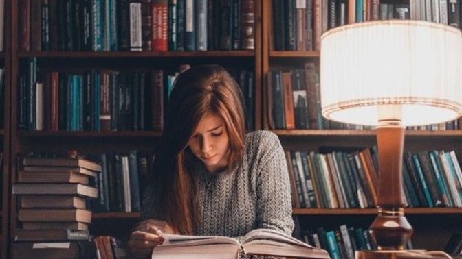 İyi bir sıralama yaptım ve hukuk okuyup savcı olmak istiyorum. Çevremdekiler yapamayacağımı düşünüyor, neden böyleler?