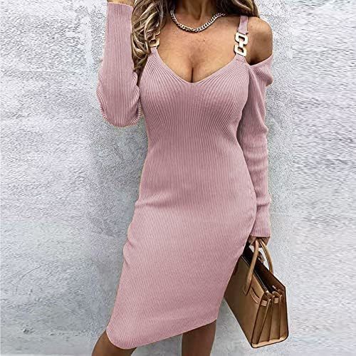 Pembe elbiseye verilen göğüs dekoltesi