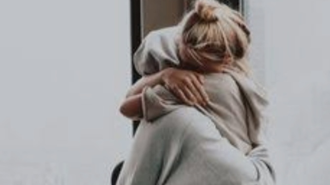 Uzak mesafe ilişkisi yaşayan çiftler, seksting yaparak cinsel olarak tatmin olabilir mi?