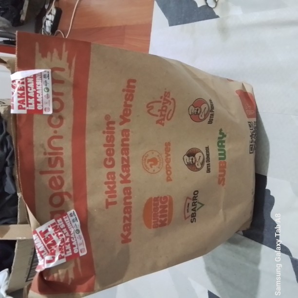 McDonalds mı burger King mi hangisini seversiniz acıkan var mı?