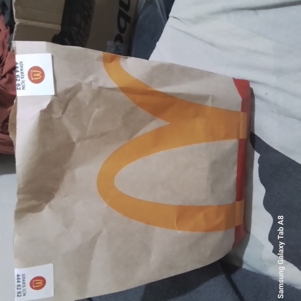 McDonalds mı burger King mi hangisini seversiniz acıkan var mı?