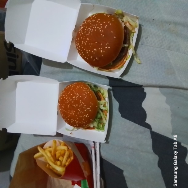 McDonalds mı burger King mi hangisini seversiniz acıkan var mı?