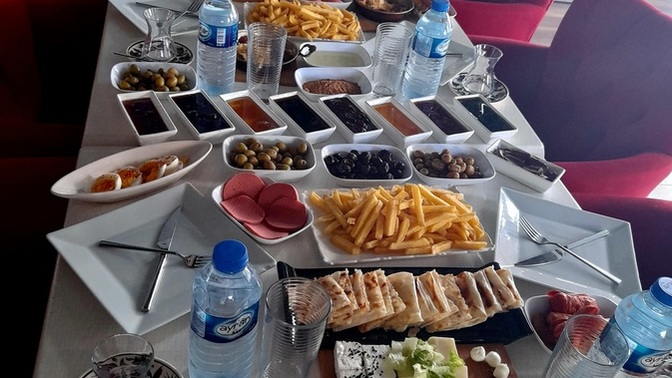 Pazar Kahvaltısını Dışarıda Yapmayı Severmisin?