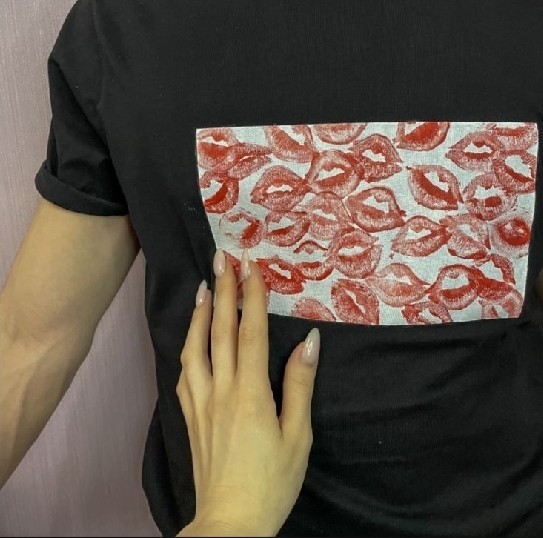 Sevgilinizin öpücük izi olan tshirtü giyer miydiniz?