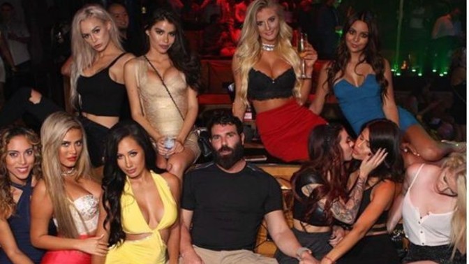 Sevgiliniz bir anda zengin olsa başka kadınlara gitmesinden korkar mısınız?