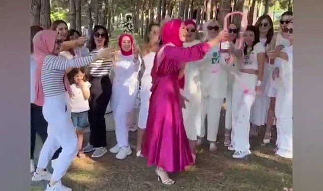 Gelin adayının şampanya patlatması sosyal medyada tepki topladı! Sizce tepkiler haklı mı?