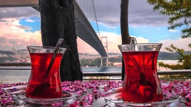 Günaydın yazmadan gününüzün aymadığı biri var mı?