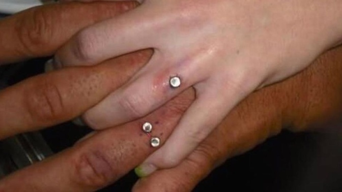 Nişanlınız yüzük yerine “Nişan piercingi yaptıralım.” dese kabul eder misiniz?