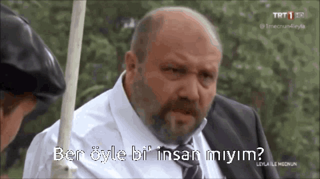 Yakışıklı erkekler üzüyor diye cirkinlere sans veriyoruz. Cirkinler de üzüyor. Bu erkeklee niye böyle serefsiz?