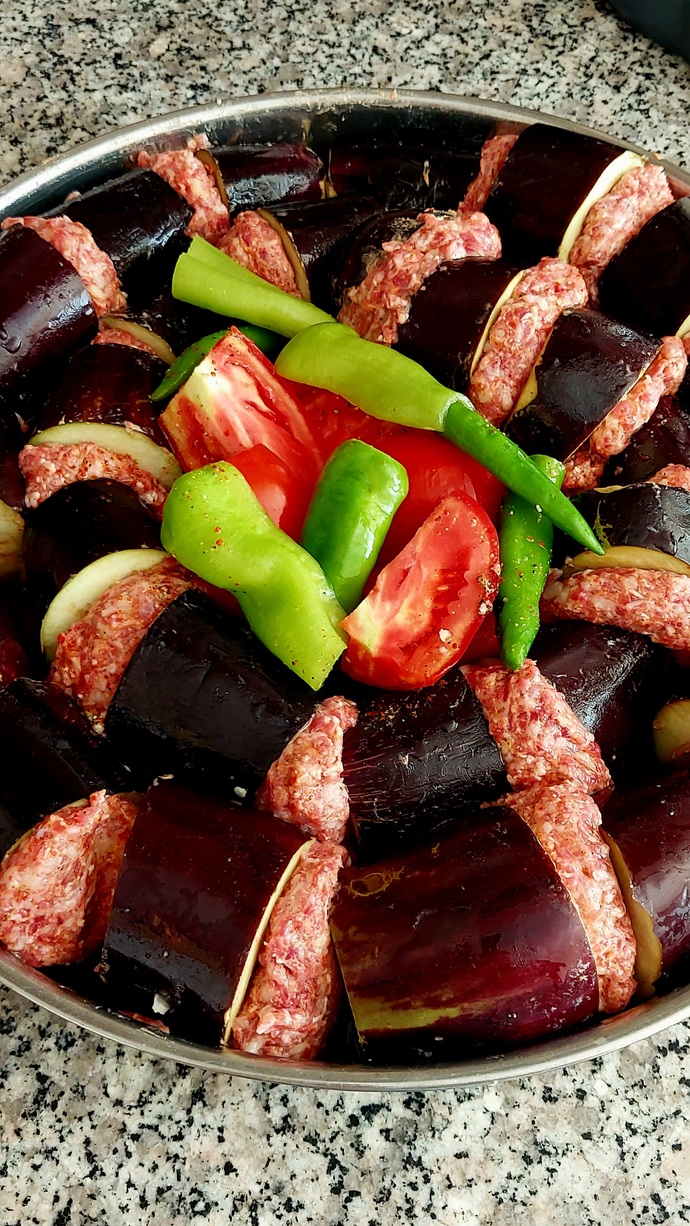 Gaziantep yöresinden patlıcan tepsi kebabını denediniz mi?
