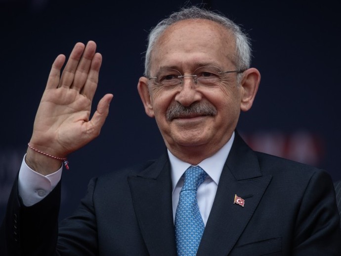 Kemal Kılıçdaroğlu neden sürekli sırıtıyor?