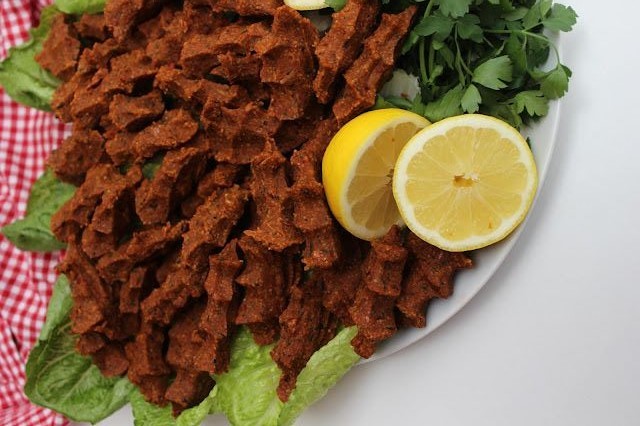 Çiğ köfte etli mi, etsiz mi daha lezzetli?