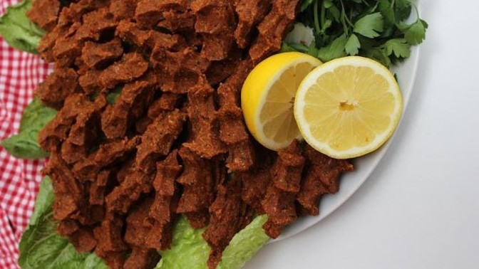 Çiğ köfte etli mi, etsiz mi daha lezzetli?