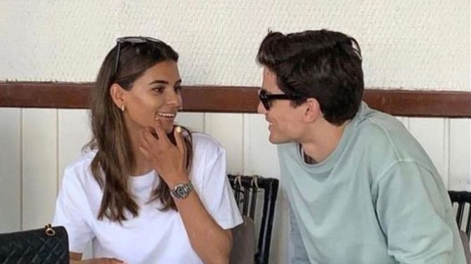 Sevgilim maaşını arkadaşlarıyla harcayıp yanıma parasız geliyor. Paranın lafını yapmıyorum ama düşüncesizlik değil mi?