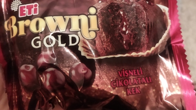 Vişneli brownie kek sevmeyen var mı?