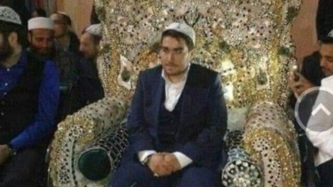 Tarikatlerin zengin olmasının sebebi nedir sence?