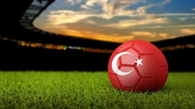Türkiye'nin en iyi futbolcusu kim?