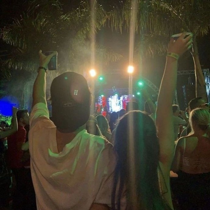 Konserde hangi şarkıyı sevgili/eşinizle bağıra bağıra söylemek isterdiniz?
