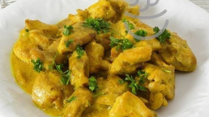 Köri soslu tavuk mu yoksa köri soslu makarna mı tercihiniz hangisi?
