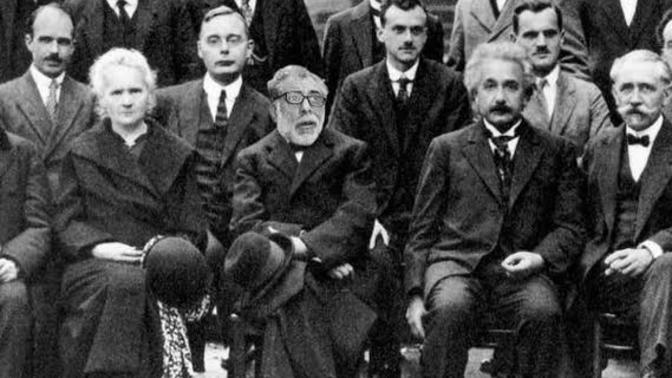 Ünlü bir bilim insanıyla tanışma şansınız olsaydı hangisiyle tanışmak isterdiniz?