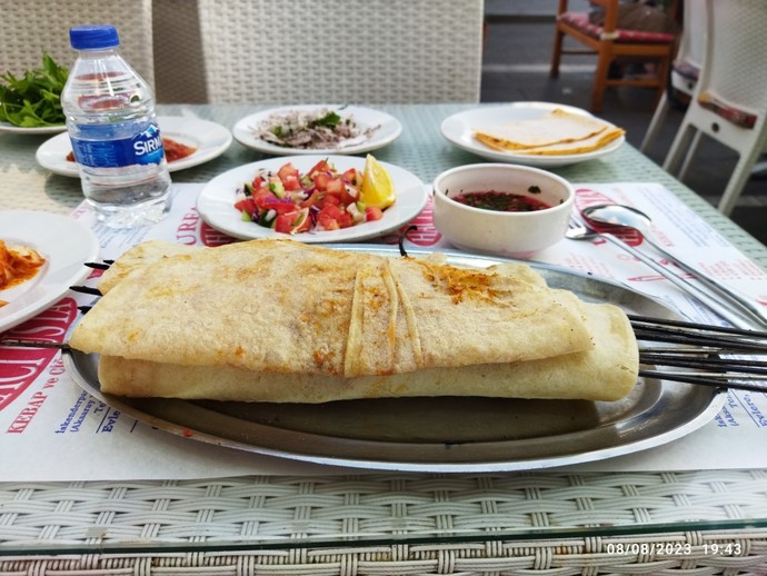 Kuzu şiş mi yoksa Adana kebap mı?