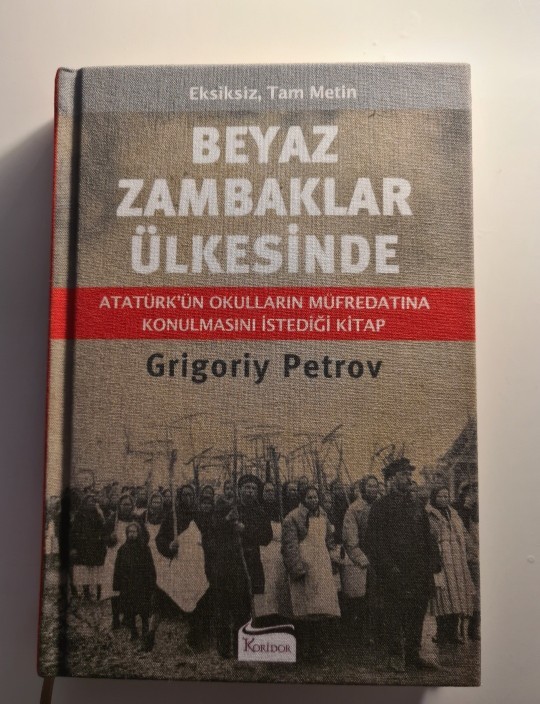 Bugün 9 Ağustos Dünya Kitapseverler günü! "Herkes okumalı" dediğiniz bir kitap paylaşır mısınız 🥳?