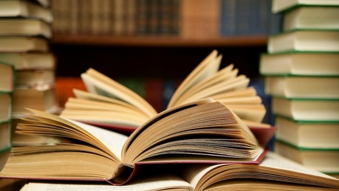 Arkadaslar yazin biraz kitap okumak istiyorum bana onerir misiniz?