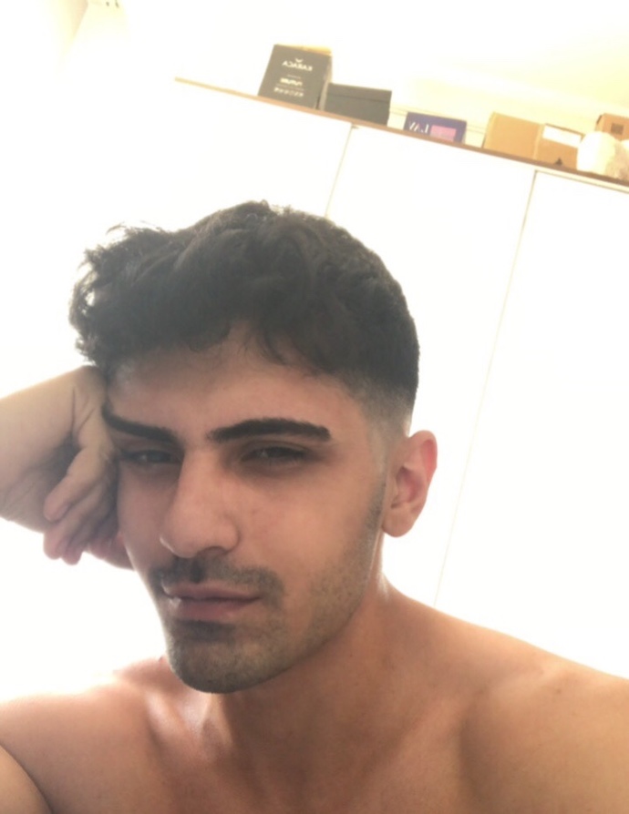 Kaş aldırmak erkeği itici mi yapar?