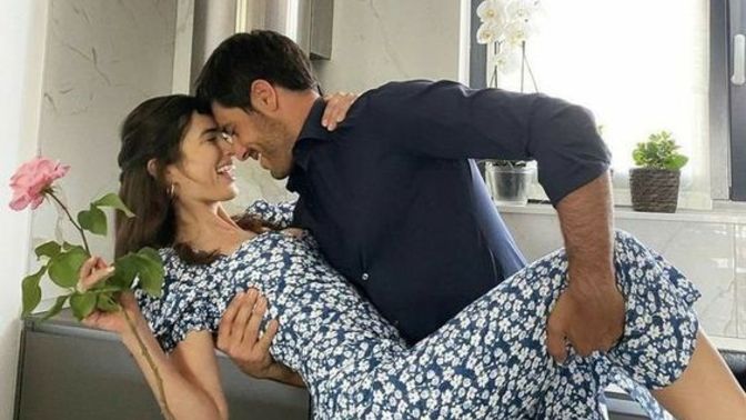 Kadınların ilişki istediği söylemesi çok mu yanlış?
