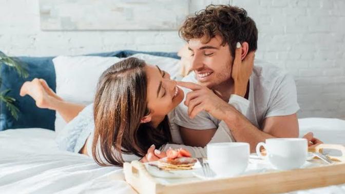Şu an uykunu bölme işlemi mi yapıyorsun yoksa kahvaltı işlemi mi?