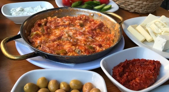 Erkek arkadaşımın ailesi kahvaltıya davet etti. Çok iyi insanlar, Erzincan gelini mi olsam?