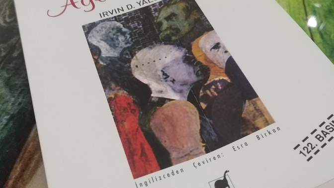 Bir kitap alıp bizi diğer kitapların üstüne çıkarmıyorsa o kitabın neresi iyidir?